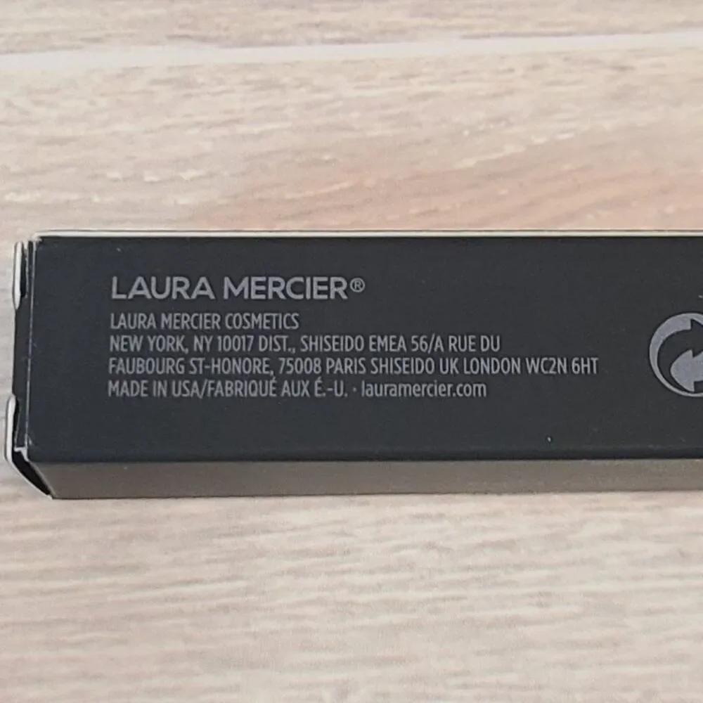 Laura Mercier Secret Camouflage Brighten Correcting Duo Stick Concealer Eye 2W